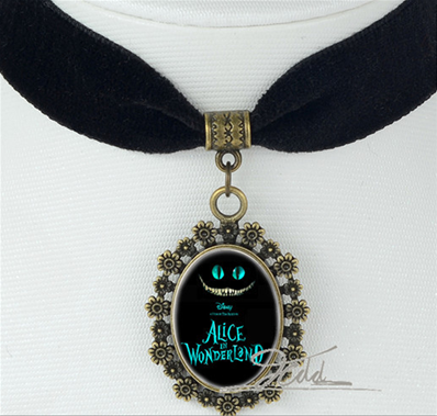 COLLIER ALICE WONDERLAND